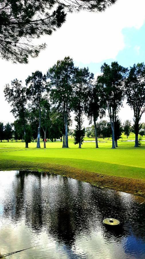 Apartamento Con Vistas Al Campo De Golf Y Piscina Apartment Fuengirola Bagian luar foto