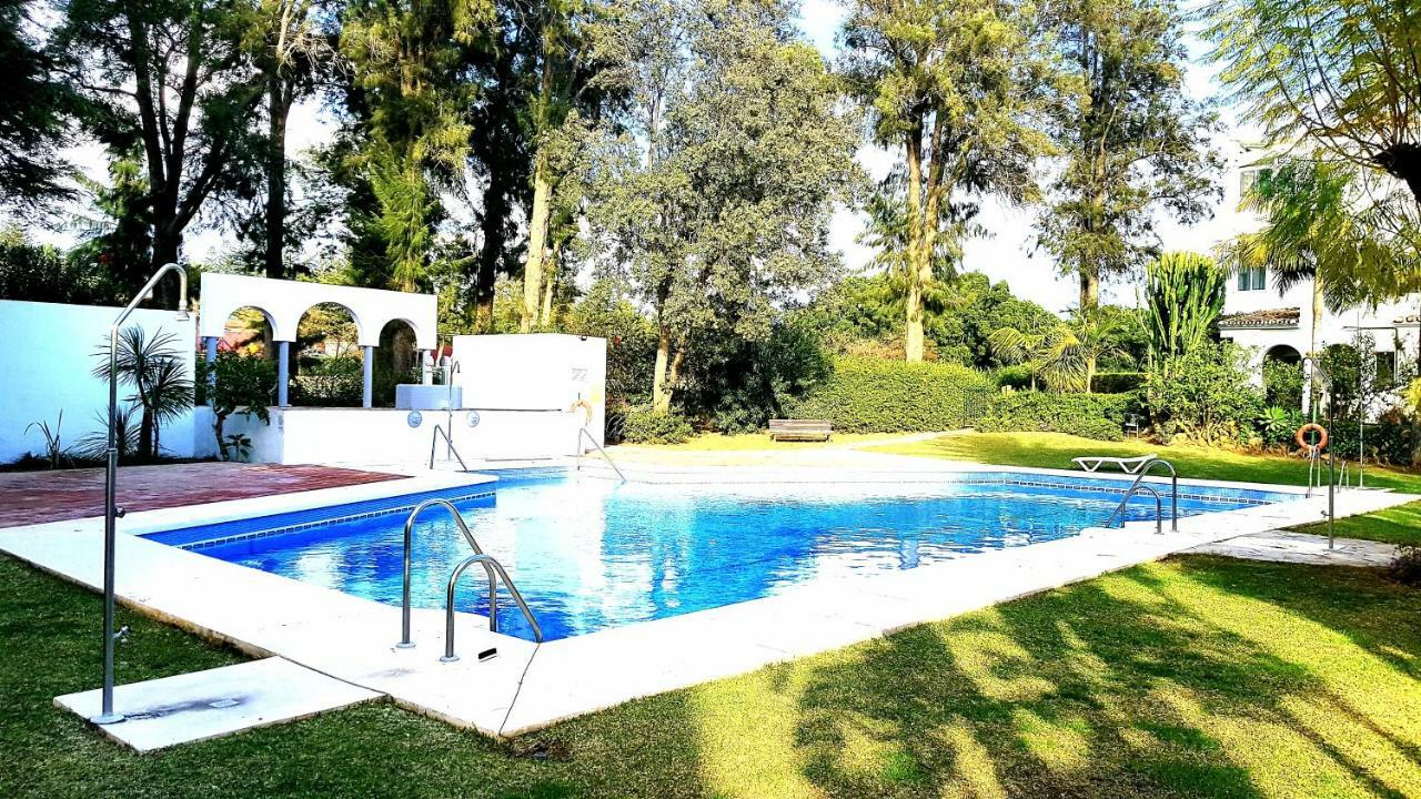 Apartamento Con Vistas Al Campo De Golf Y Piscina Apartment Fuengirola Bagian luar foto